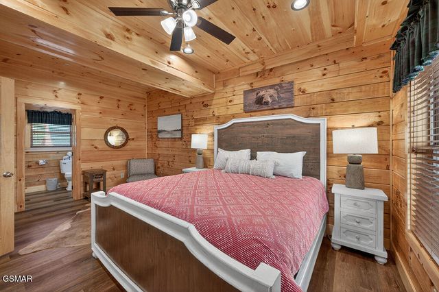826 String Run Way, Pigeon Forge, TN 37863