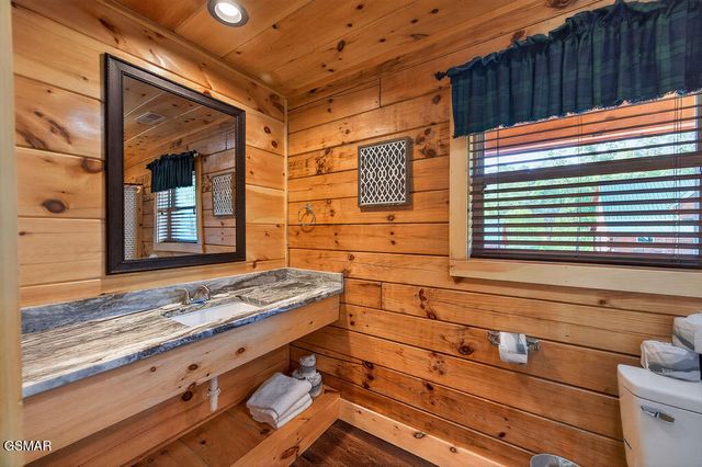 826 String Run Way, Pigeon Forge, TN 37863