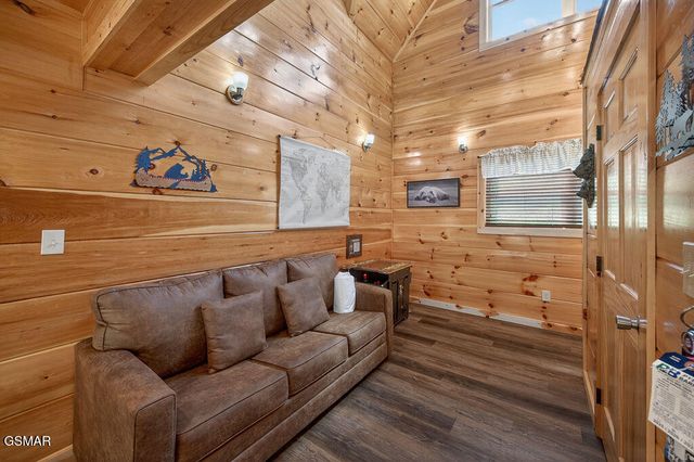 826 String Run Way, Pigeon Forge, TN 37863