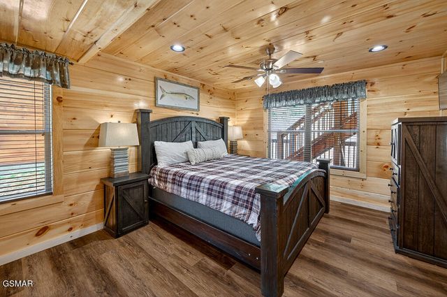 826 String Run Way, Pigeon Forge, TN 37863