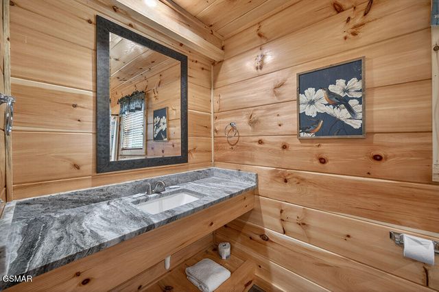 826 String Run Way, Pigeon Forge, TN 37863