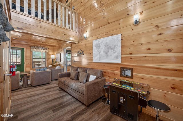 826 String Run Way, Pigeon Forge, TN 37863
