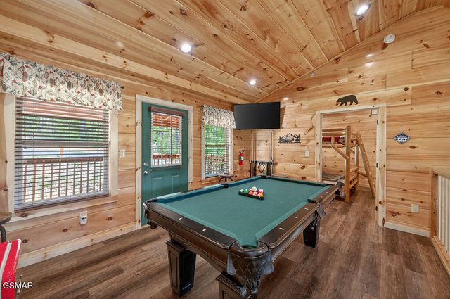 826 String Run Way, Pigeon Forge, TN 37863