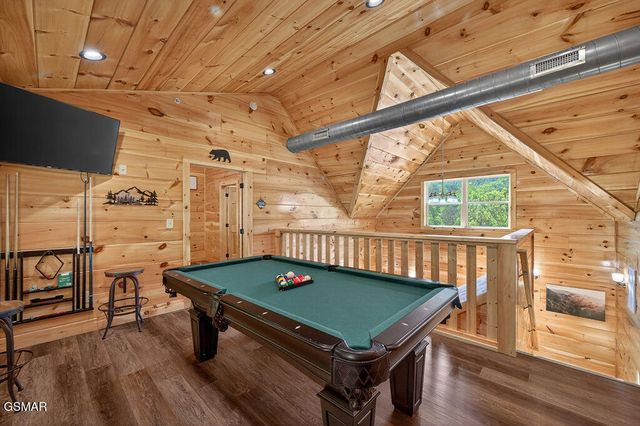 826 String Run Way, Pigeon Forge, TN 37863