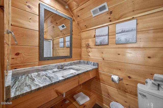 826 String Run Way, Pigeon Forge, TN 37863