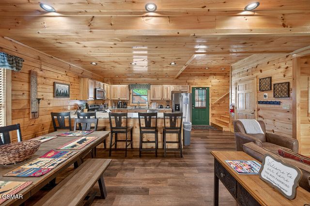826 String Run Way, Pigeon Forge, TN 37863