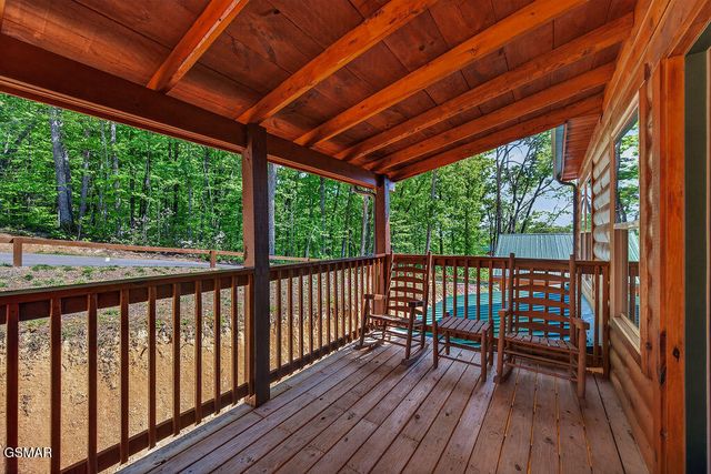 826 String Run Way, Pigeon Forge, TN 37863