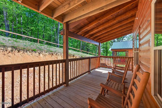 826 String Run Way, Pigeon Forge, TN 37863