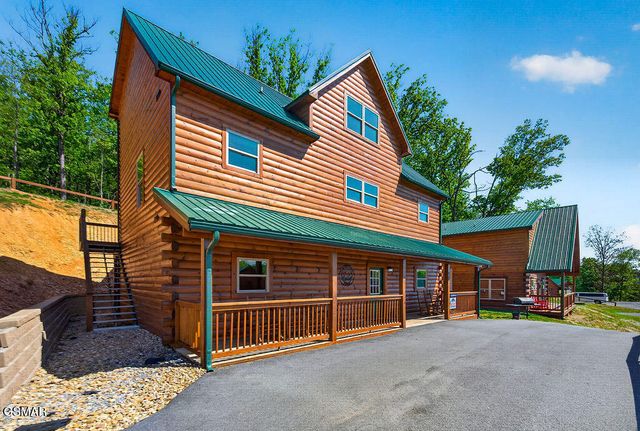 826 String Run Way, Pigeon Forge, TN 37863