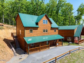826 String Run Way, Pigeon Forge, TN 37863