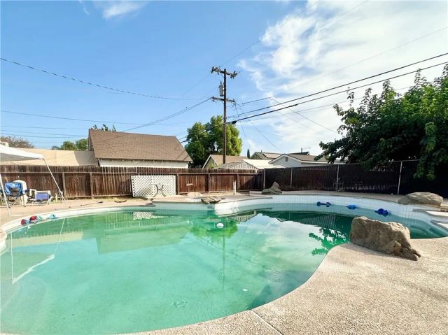 337 S Meridian Avenue, Fresno, CA 93702