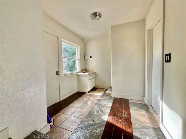 337 S Meridian Avenue, Fresno, CA 93702