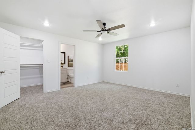 943 S San Eduardo, San Antonio, TX 78237