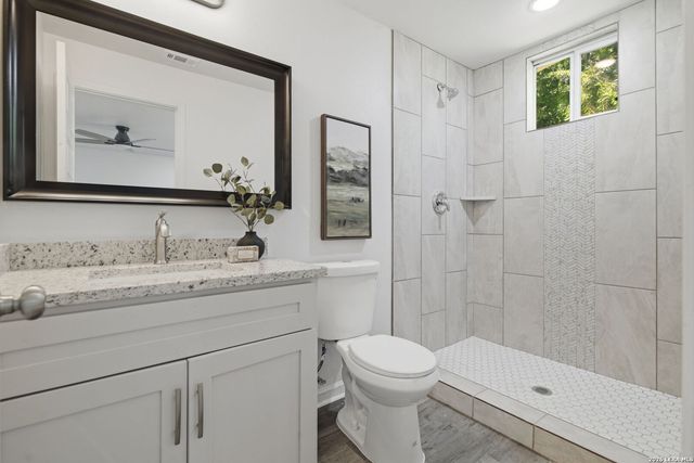 943 S San Eduardo, San Antonio, TX 78237