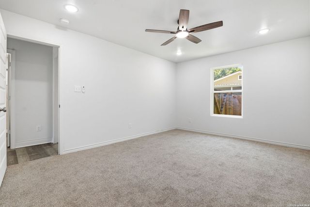 943 S San Eduardo, San Antonio, TX 78237