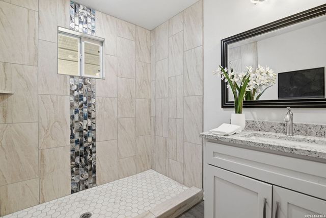 943 S San Eduardo, San Antonio, TX 78237