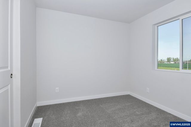 1205 Parkside Av, Woodburn, OR 97071