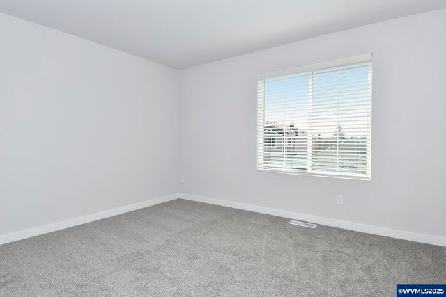 1205 Parkside Av, Woodburn, OR 97071