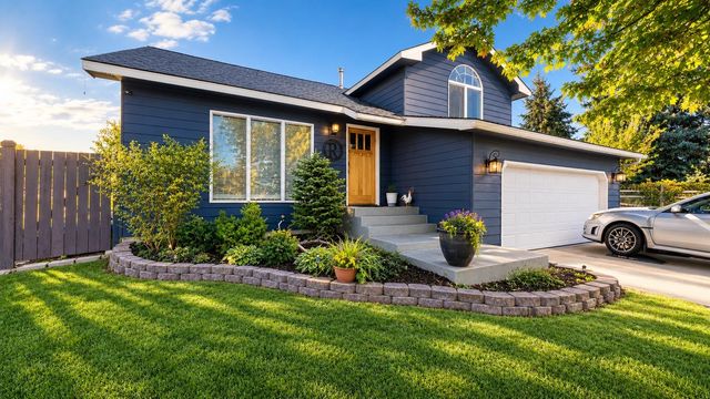 13017 E Longfellow Ct, Spokane Valley, WA 99216 property photo
