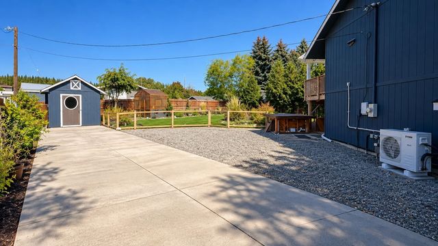 13017 E Longfellow Ave, Spokane Valley, WA 99216