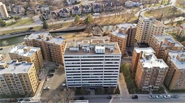 803 W 48th Street 605, Kansas City, MO 64112