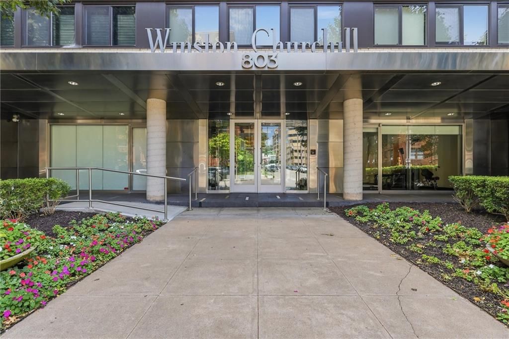 803 W 48th Street 605, Kansas City, MO 64112