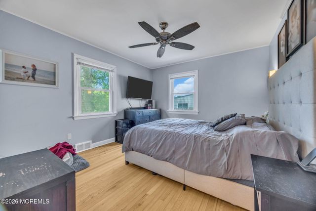 37 Sunset Place, North Middletown, NJ 07748