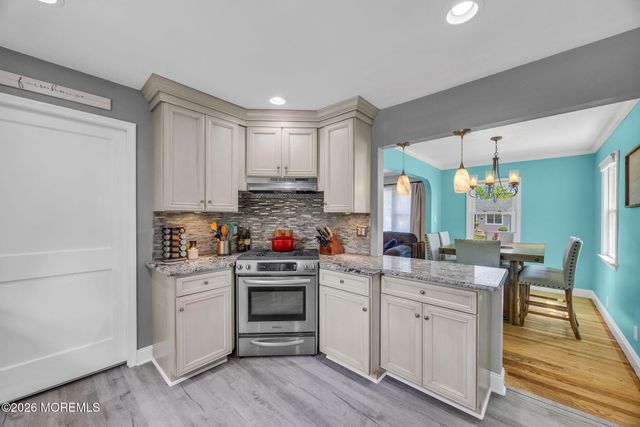 37 Sunset Place, North Middletown, NJ 07748