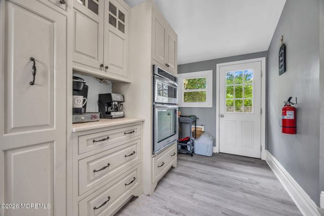 37 Sunset Place, North Middletown, NJ 07748
