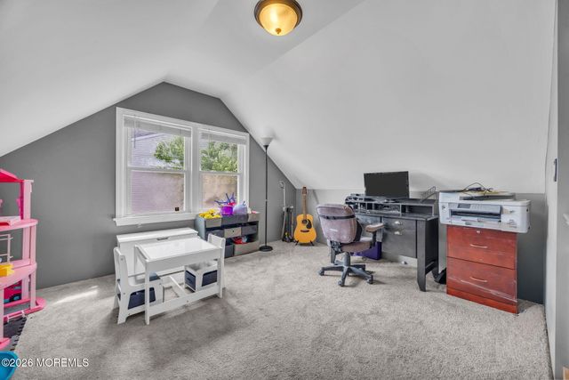 37 Sunset Place, North Middletown, NJ 07748