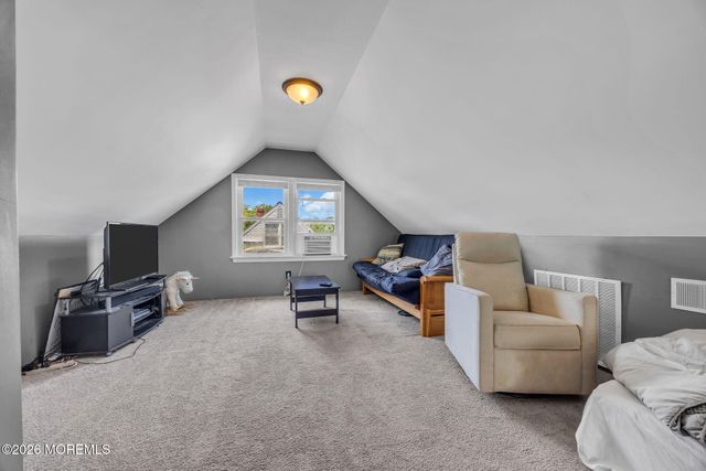 37 Sunset Place, North Middletown, NJ 07748