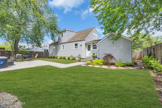 37 Sunset Place, North Middletown, NJ 07748