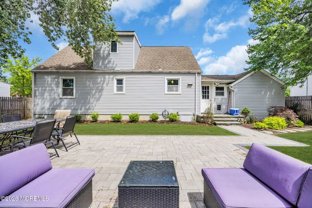 37 Sunset Place, North Middletown, NJ 07748