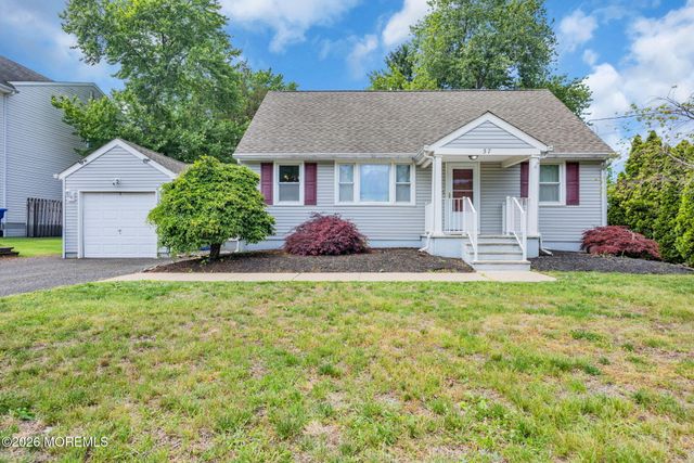 37 Sunset Place, North Middletown, NJ 07748