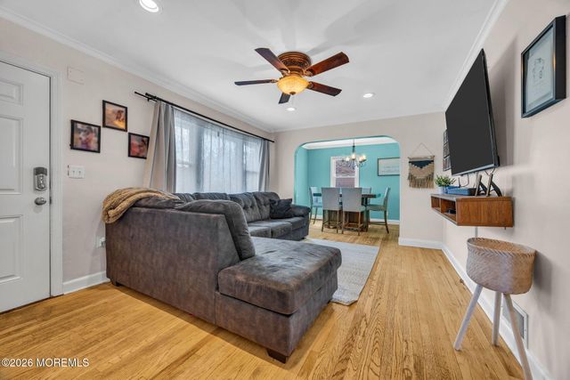 37 Sunset Place, North Middletown, NJ 07748