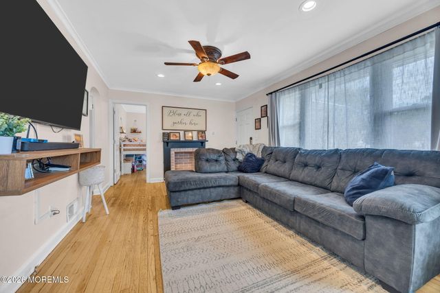 37 Sunset Place, North Middletown, NJ 07748
