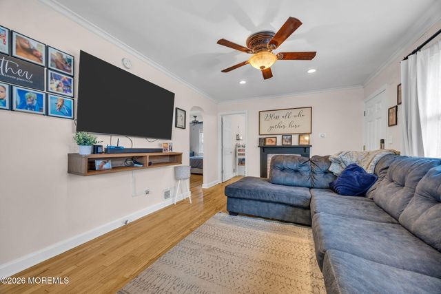 37 Sunset Place, North Middletown, NJ 07748