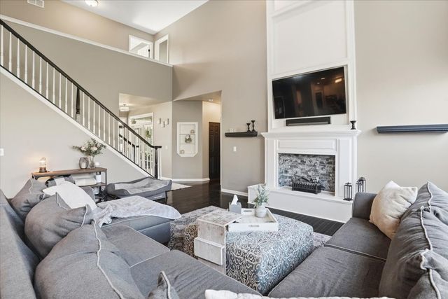 650 Iris Court, Lake Villa, IL 60046