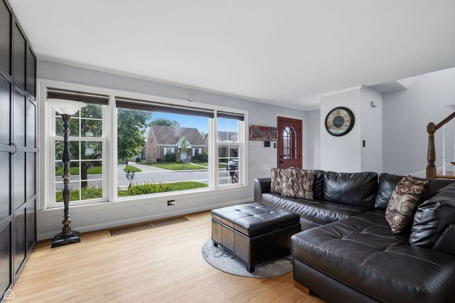4834 N Mulligan Avenue, Chicago, IL 60630