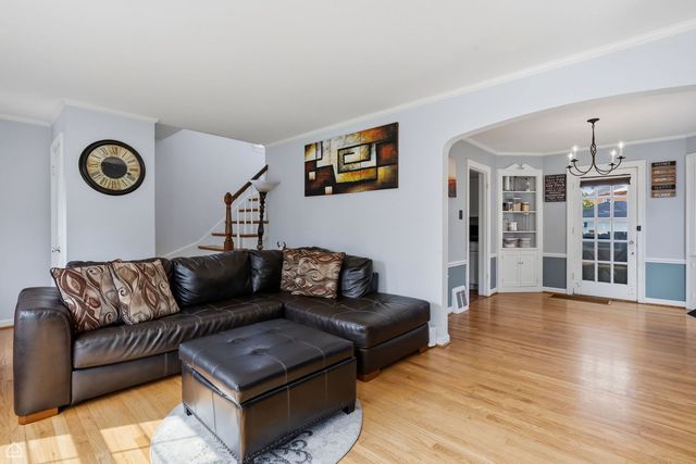 4834 N Mulligan Avenue, Chicago, IL 60630