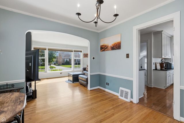 4834 N Mulligan Avenue, Chicago, IL 60630