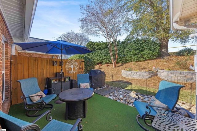 201 Dove Haven Drive, Simpsonville, SC 29601