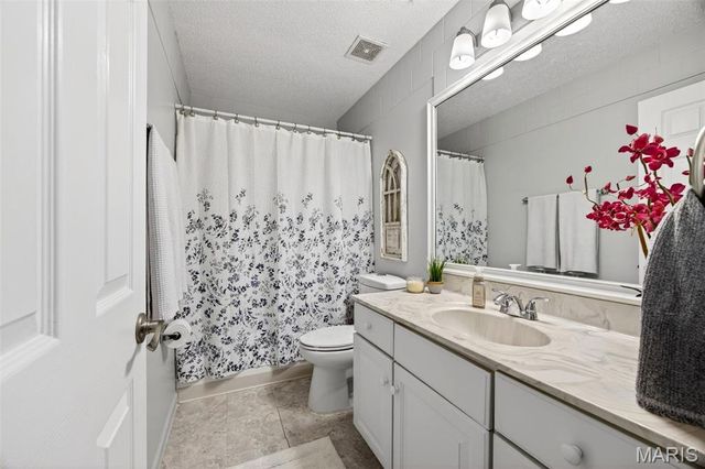 312 Quiet Country Drive, St Peters, MO 63376