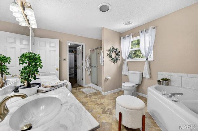 312 Quiet Country Drive, St Peters, MO 63376