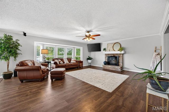 312 Quiet Country Drive, St Peters, MO 63376