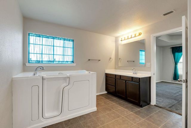 301 E 93rd St, Odessa, TX 79765