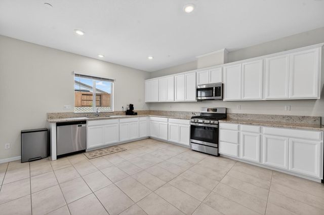 8049 Bossa Nova Way, Roseville, CA 95747