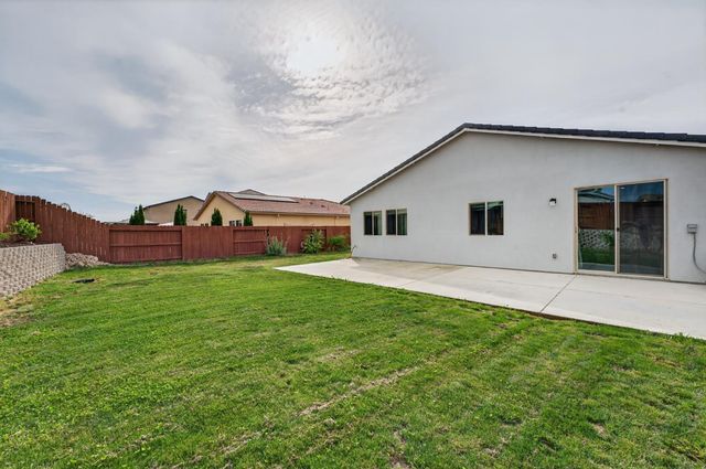 8049 Bossa Nova Way, Roseville, CA 95747