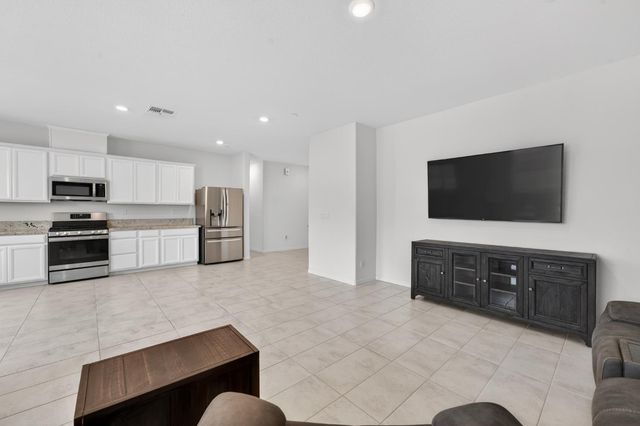 8049 Bossa Nova Way, Roseville, CA 95747