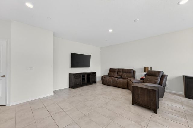 8049 Bossa Nova Way, Roseville, CA 95747